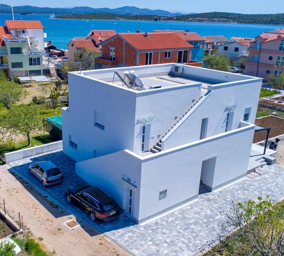 Hiza I Betina (Sibenik-Knin)